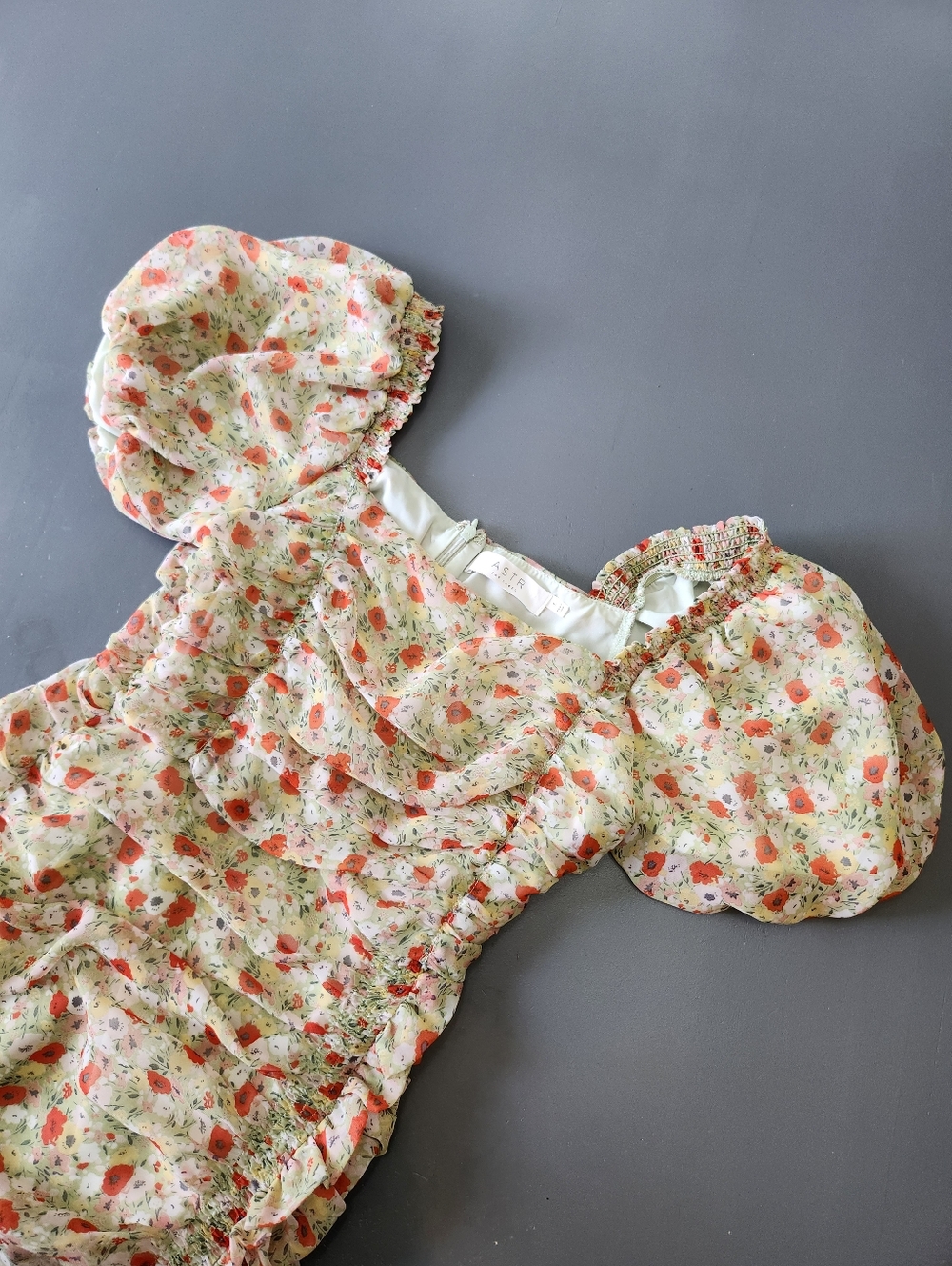 ASTR The Label Julianna Dress S Green Red Ditsy Floral Square Neck Puff Sleeves